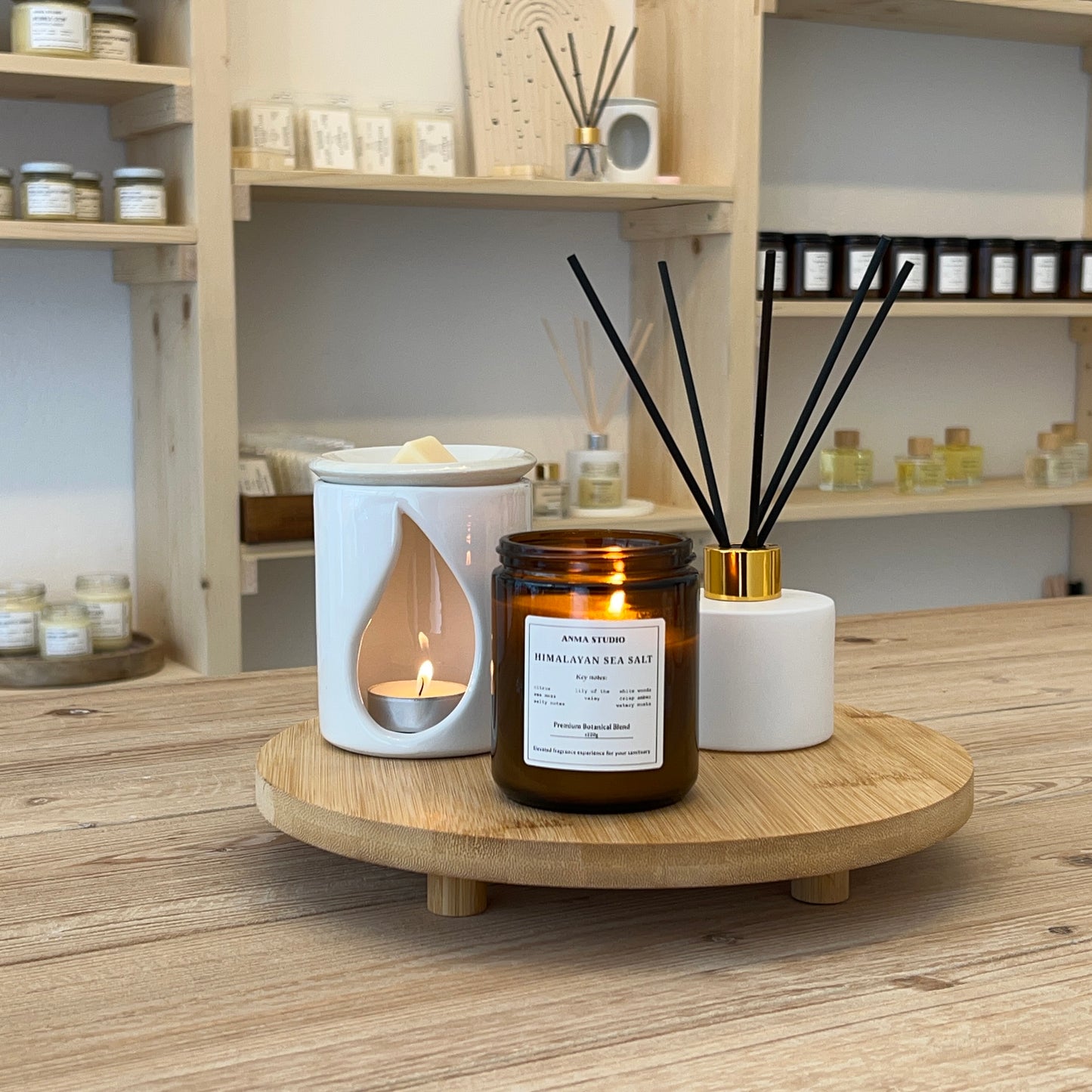Στρογγυλός Διακοσμητικός Δίσκος Bamboo με Πόδια (Φ 27εκ.) – Natural