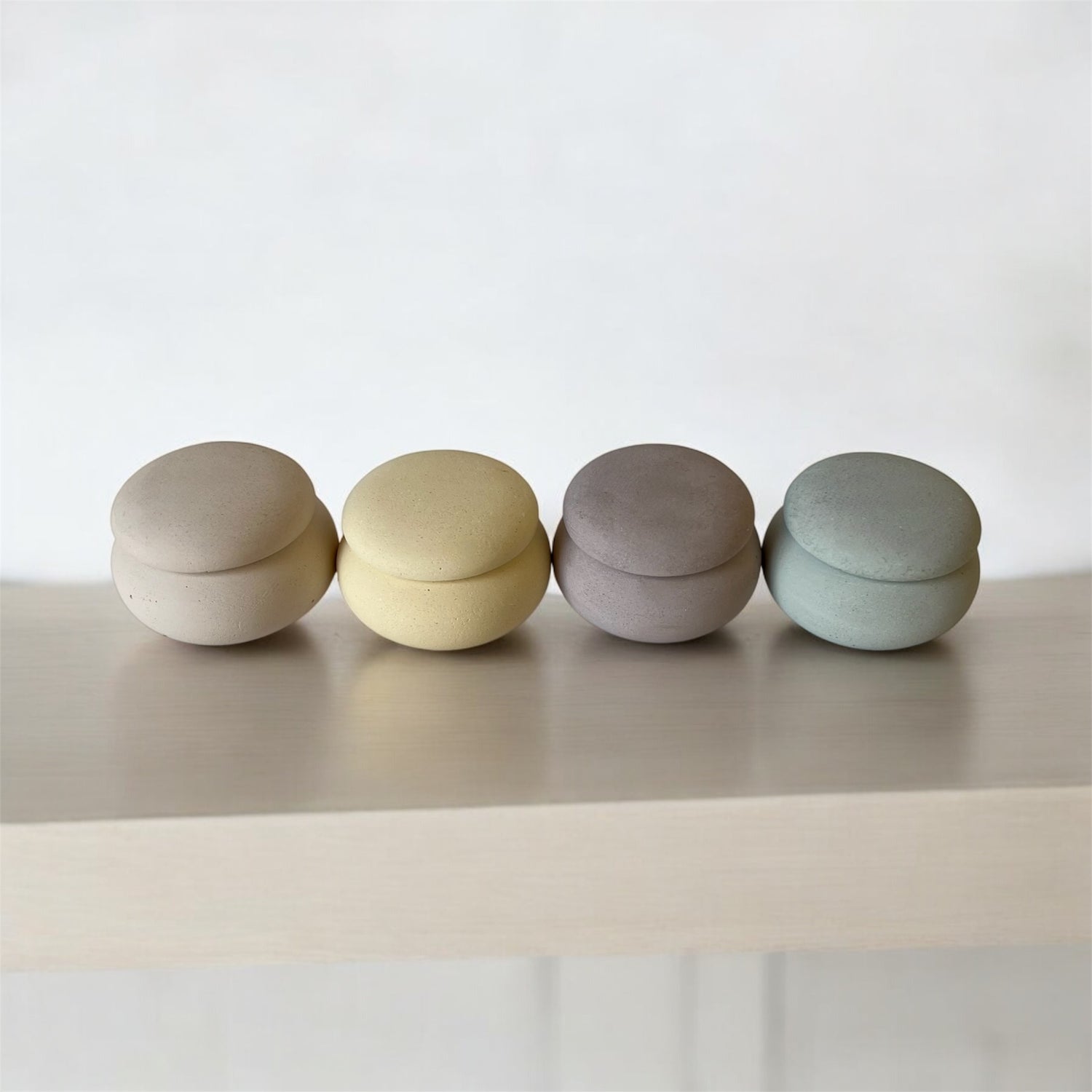 μπομπονιέρες σε τσιμεντένια δοχεία