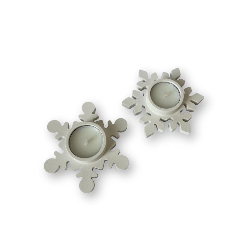 Χριστουγεννιάτικα Κηροπήγια Χιονονιφάδες από τσιμέντο – Διαθέσιμα σε 2 Σετ